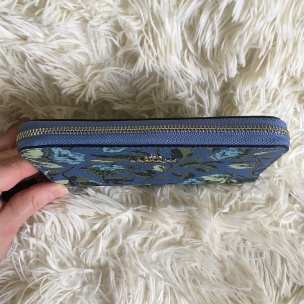 Coach Medium Zip Wallet in Sleeping Rose - Picture 4 of 4